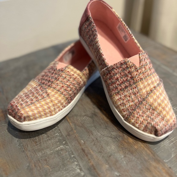 Tom’s Plaid Slip-On Women's Shoes - Picture 3 of 9